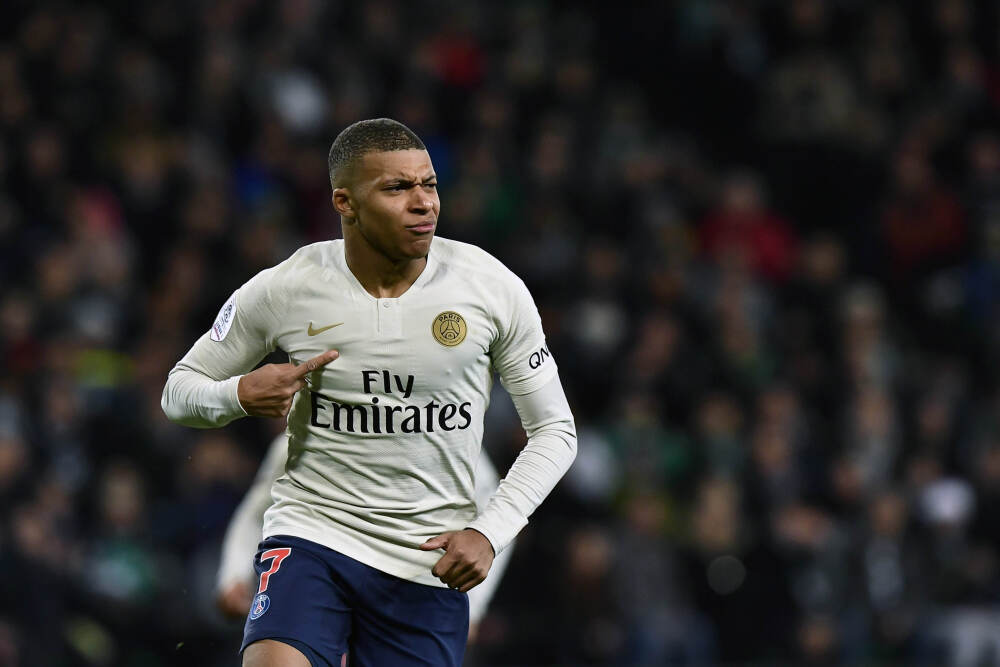 真爱藏在细节里, 男人亲吻这两个部位, 才是真心实意的深情告白